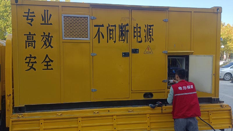 岐山柴油发电机组和UPS电源配合使用时，如何避免切换过程中的电力中断？